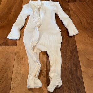 Organic Waffle 2-Way Zip Ruffle Footie